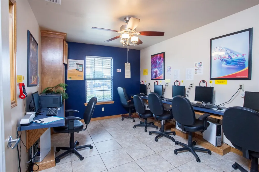 615 S F St Harlingen, TX 78550