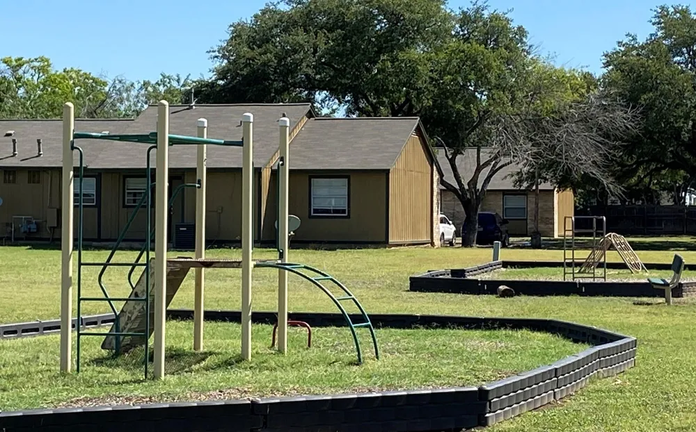 101 Glenbrook Dr E New Braunfels, TX 78130