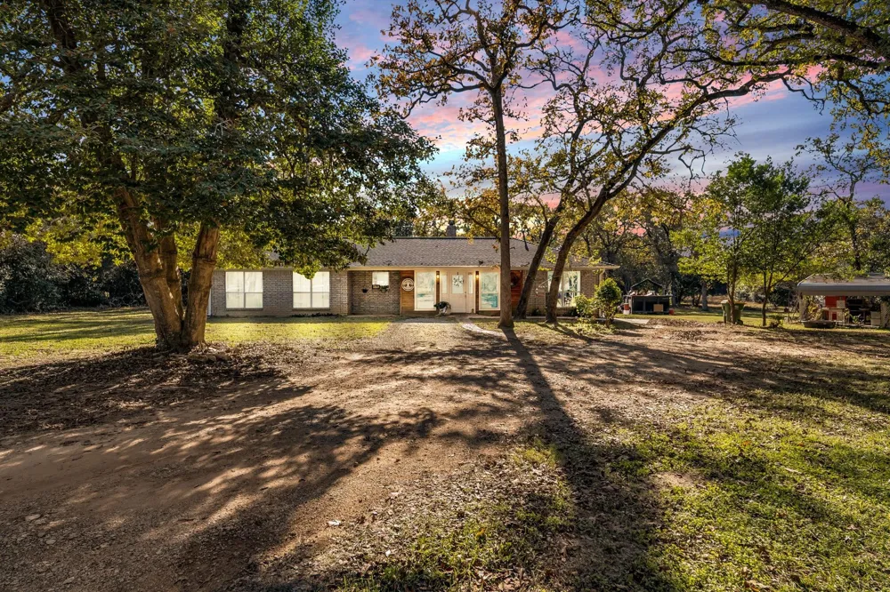 6 W Trail Lane Hilltop Lakes, TX 77871