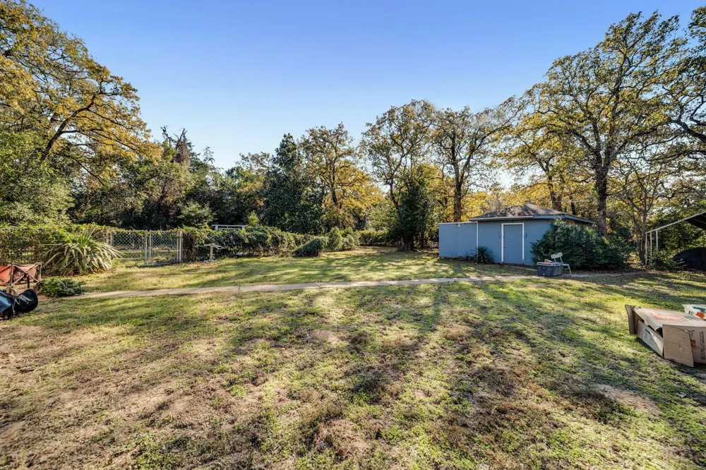 6 W Trail Lane Hilltop Lakes, TX 77871