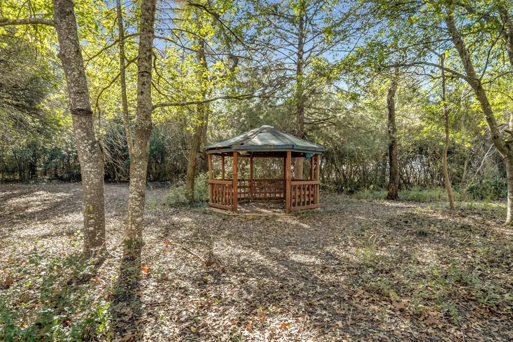 6 W Trail Lane Hilltop Lakes, TX 77871