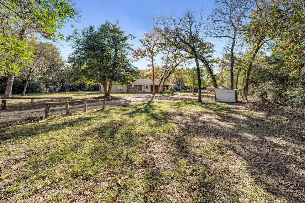 6 W Trail Lane Hilltop Lakes, TX 77871