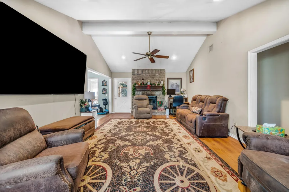 6 W Trail Lane Hilltop Lakes, TX 77871