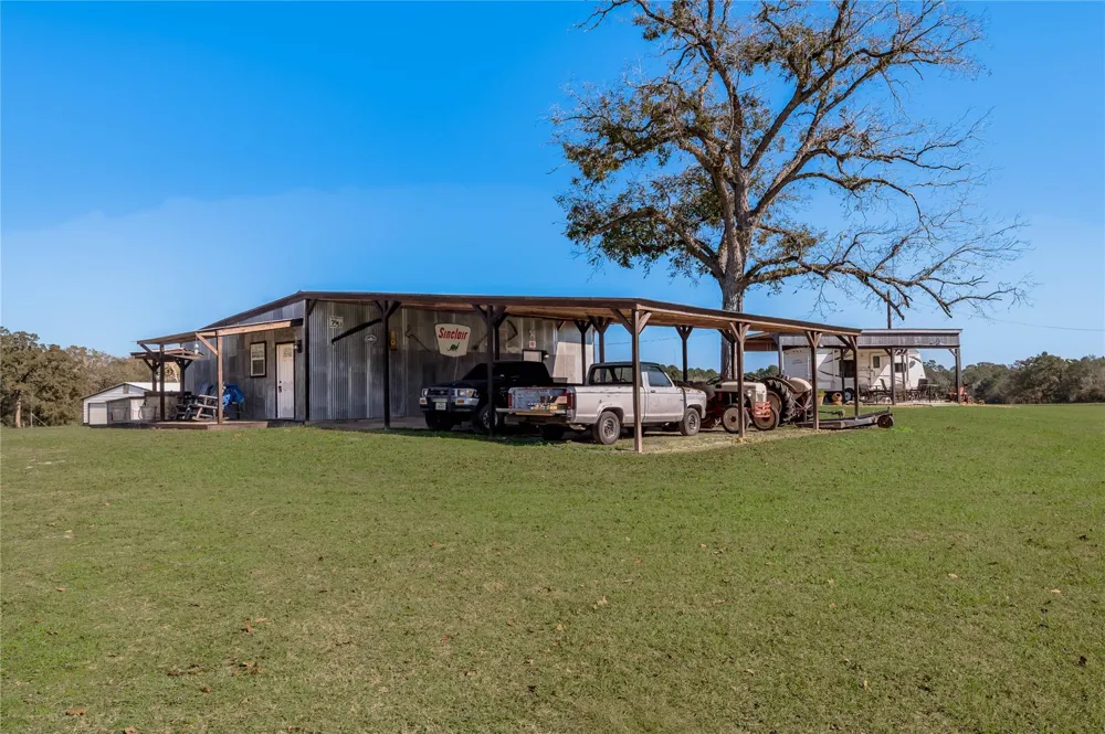 5316 Sh 19 N Trinity, TX 75862