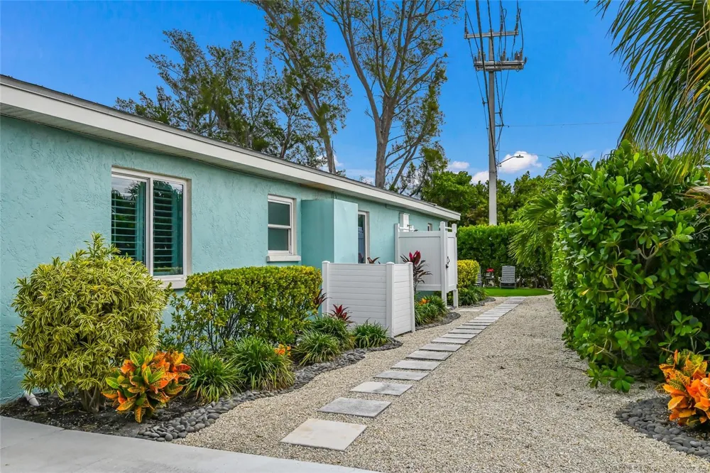 912 SHORE DRIVE Anna Maria, FL 34216