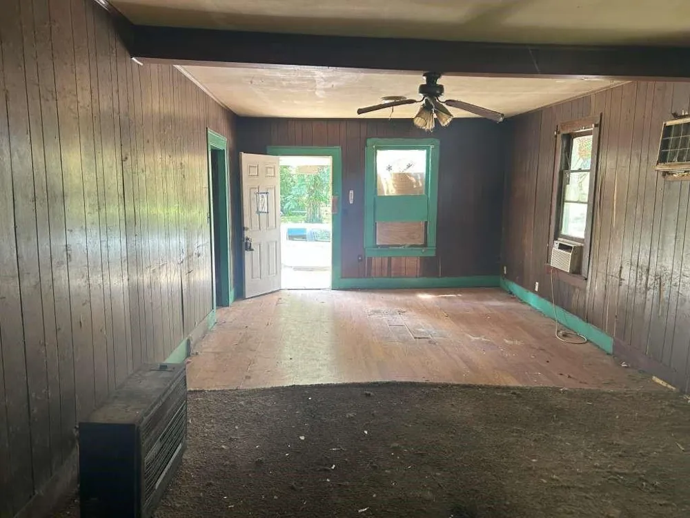 1430 W Kaufman Street Paris, TX 75460