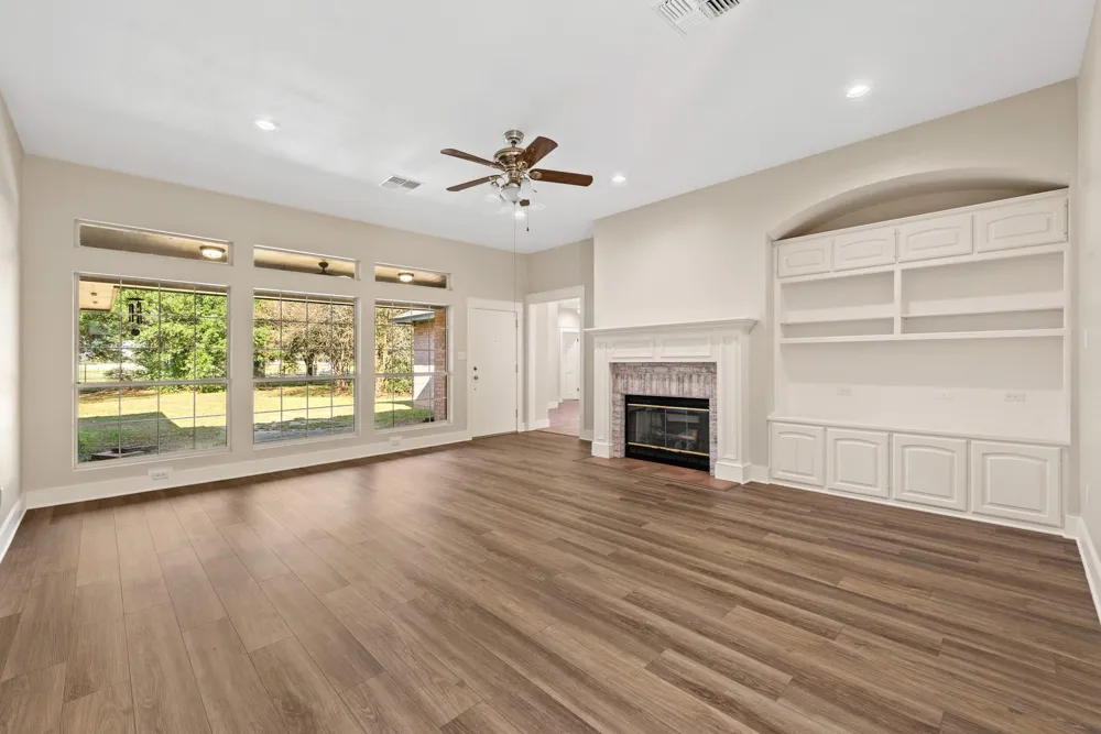 417 W Morgan Street Franklin, TX 77856