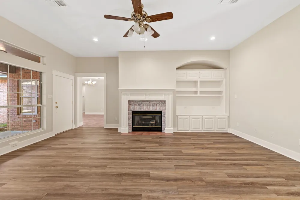 417 W Morgan Street Franklin, TX 77856