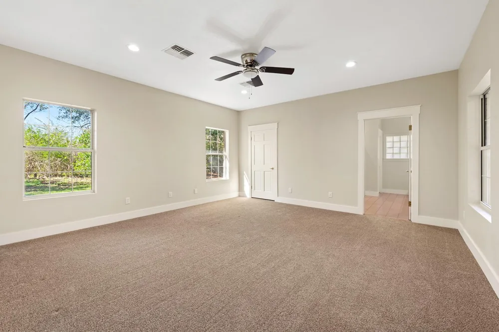 417 W Morgan Street Franklin, TX 77856