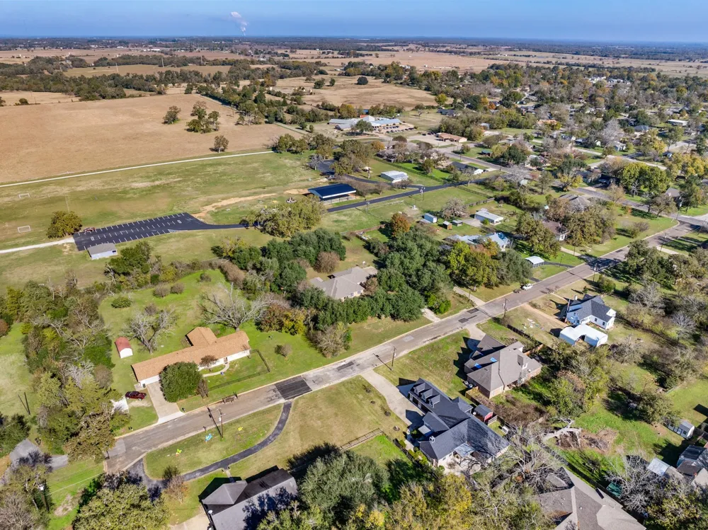 417 W Morgan Street Franklin, TX 77856