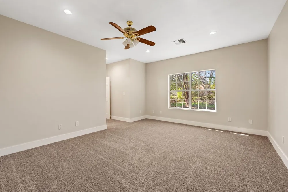 417 W Morgan Street Franklin, TX 77856