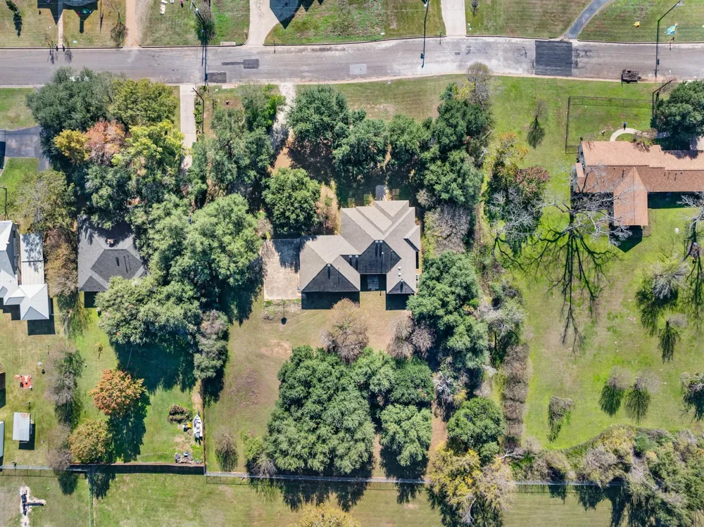 417 W Morgan Street Franklin, TX 77856
