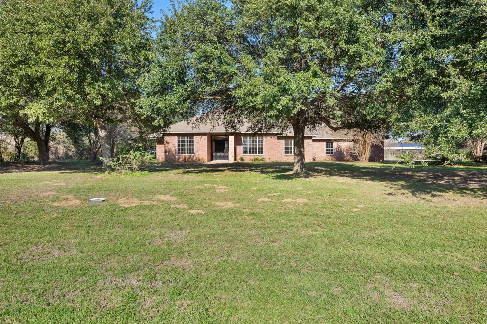 417 W Morgan Street Franklin, TX 77856