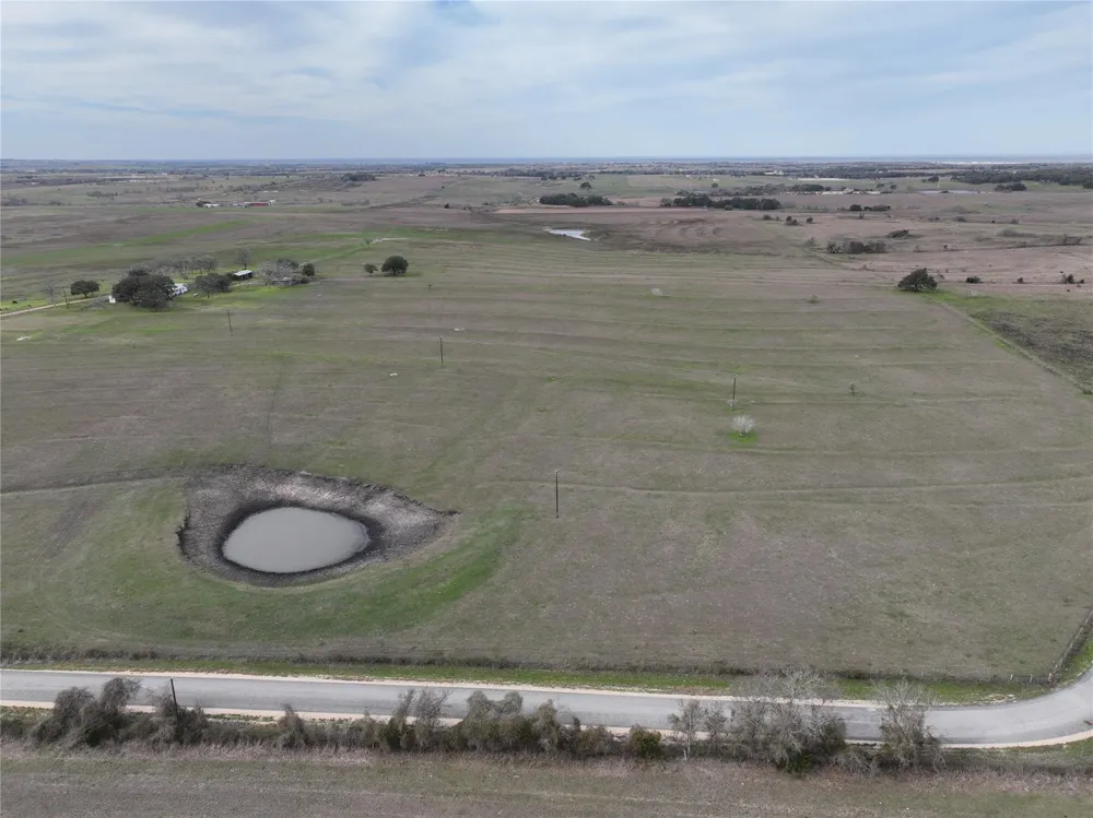 4 County Road 258 Moulton, TX 77975