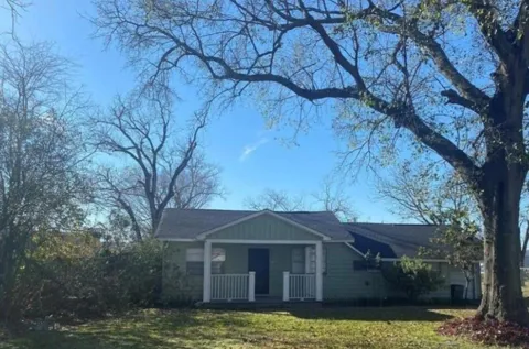 2434 Oleander Drive