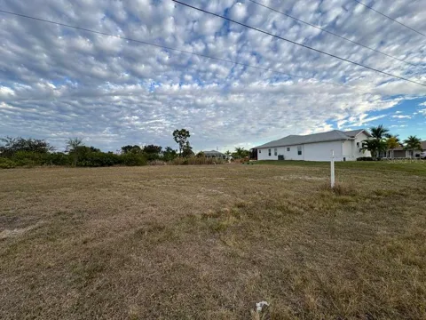 1905 NE 18TH PLACE