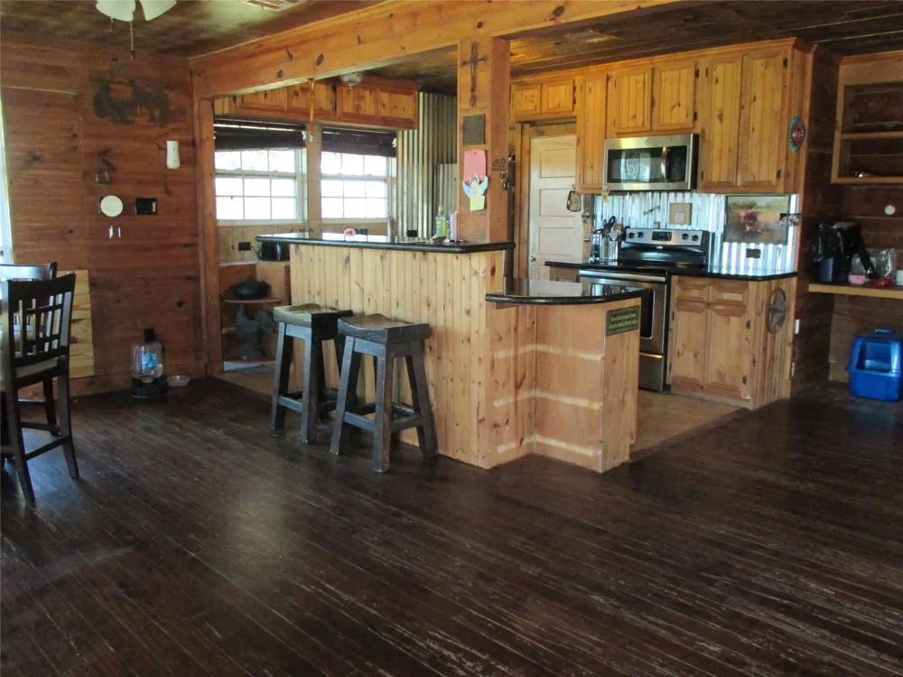 6817 Fm 1952 Road Wallis, TX 77485