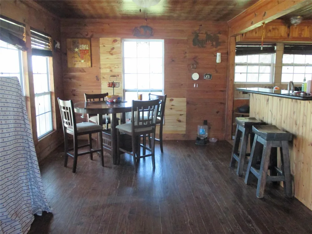 6817 Fm 1952 Road Wallis, TX 77485