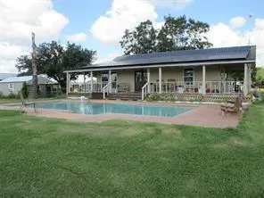 6817 Fm 1952 Road Wallis, TX 77485