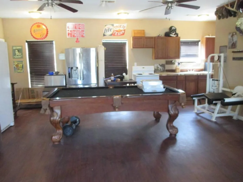6817 Fm 1952 Road Wallis, TX 77485