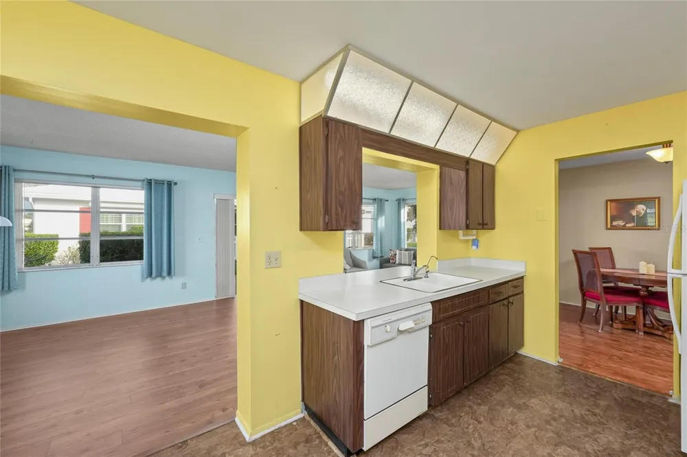 9315 42ND WAY ##5 Pinellas Park, FL 33782
