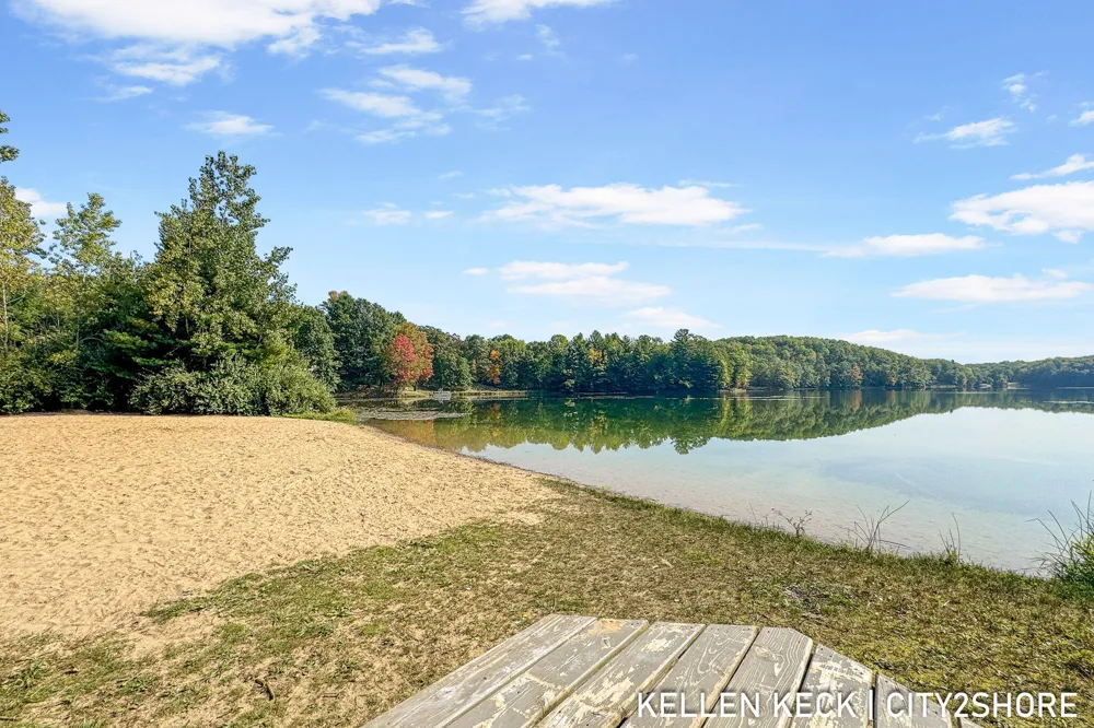 10315 Tombstone Drive Stanwood, MI 49346