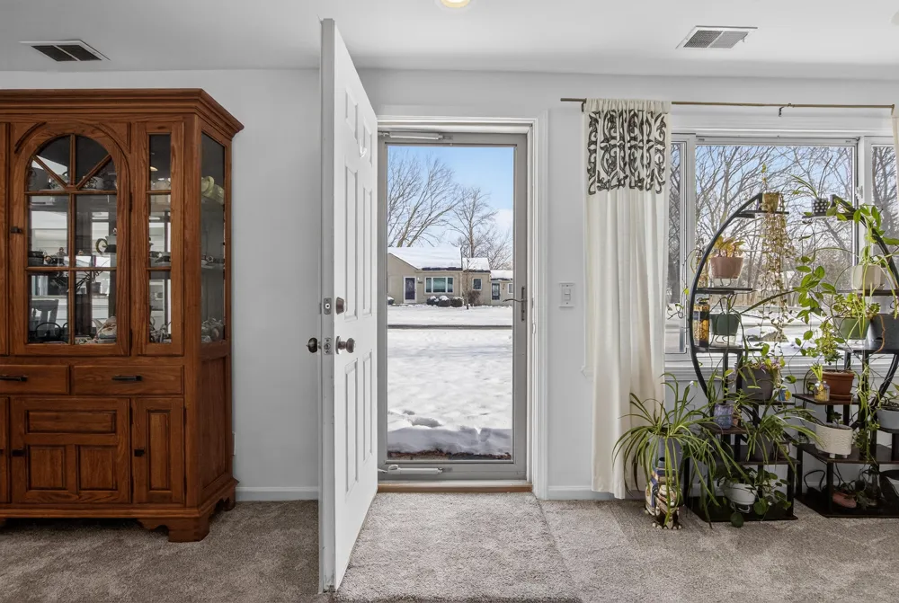 8815 Marlowe Avenue Plymouth, MI 48170