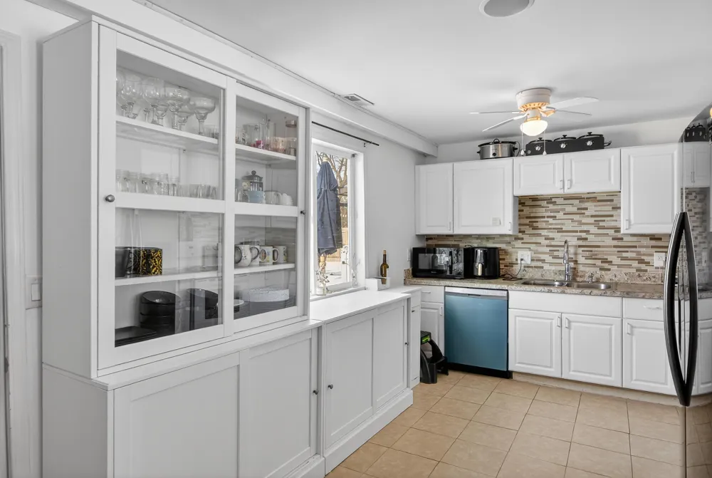 8815 Marlowe Avenue Plymouth, MI 48170