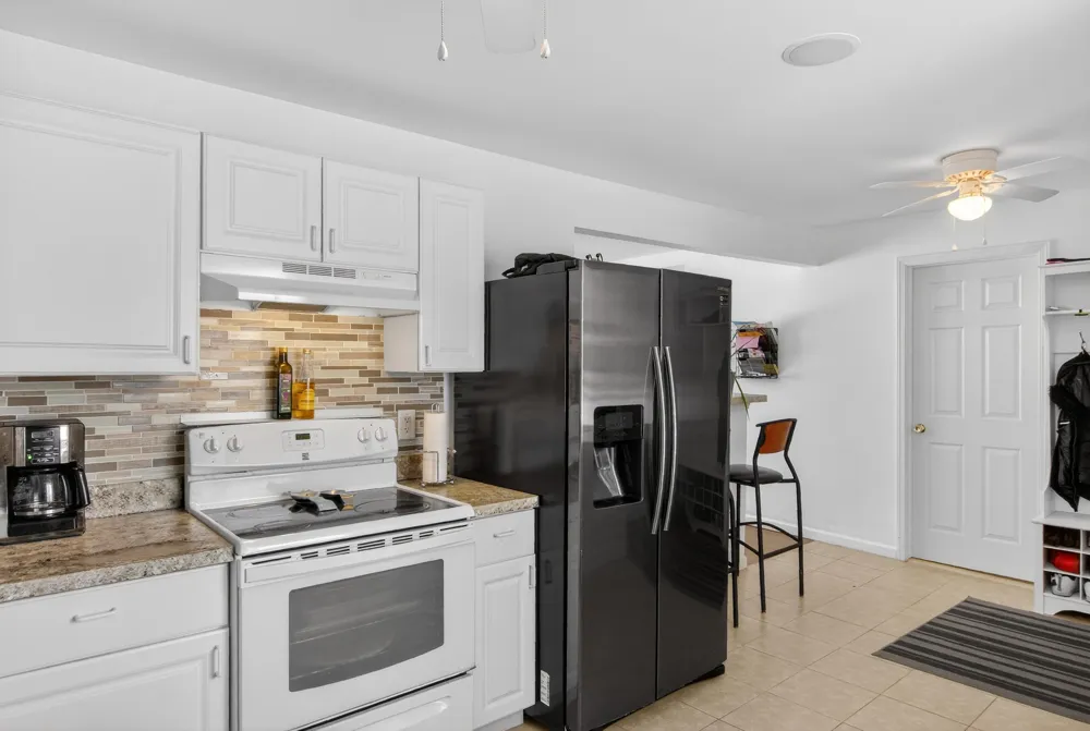8815 Marlowe Avenue Plymouth, MI 48170