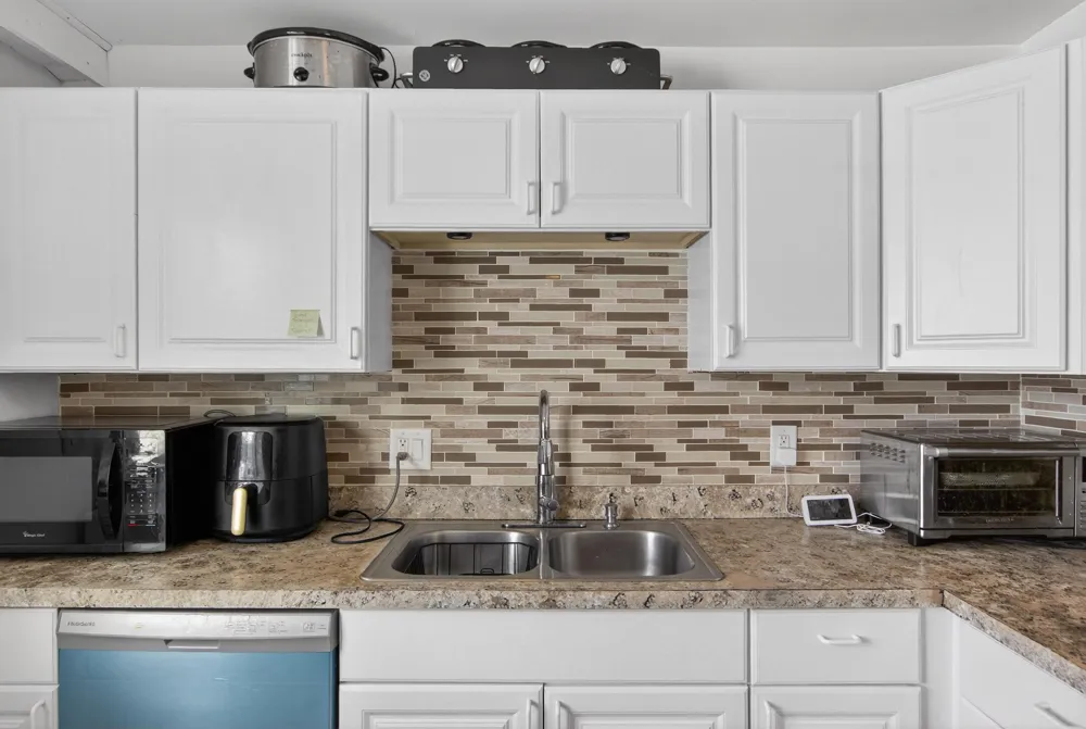 8815 Marlowe Avenue Plymouth, MI 48170