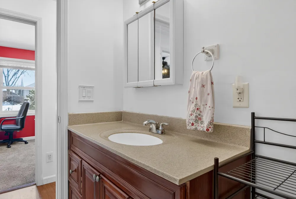 8815 Marlowe Avenue Plymouth, MI 48170