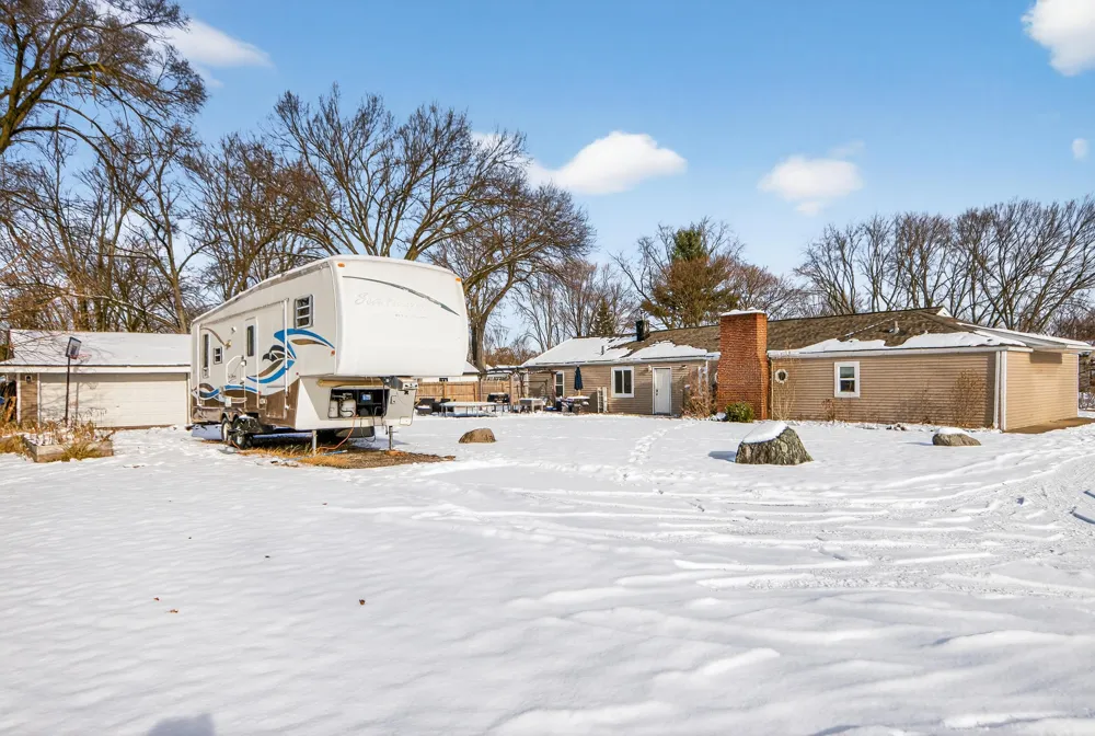 8815 Marlowe Avenue Plymouth, MI 48170