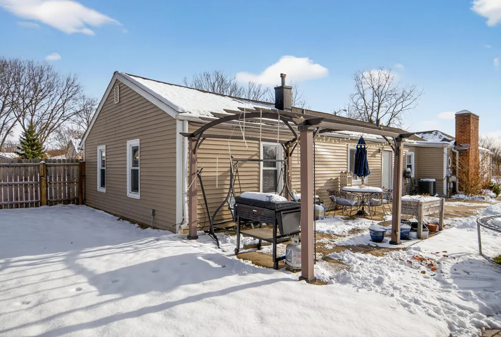 8815 Marlowe Avenue Plymouth, MI 48170