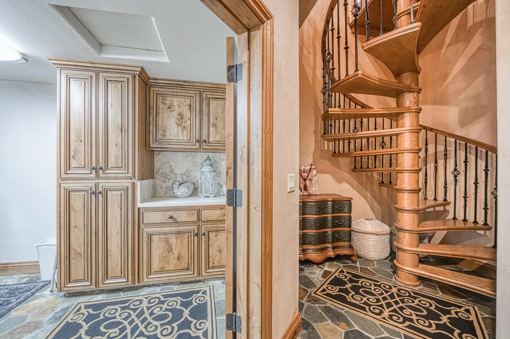 42555 Bretz Point Lane Shaver Lake, CA 93664