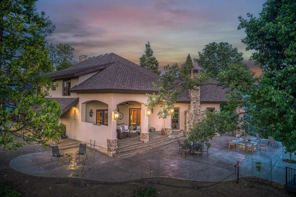 42555 Bretz Point Lane Shaver Lake, CA 93664
