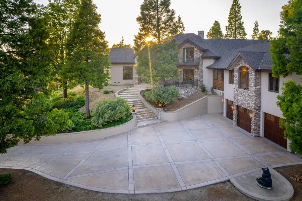 42555 Bretz Point Lane Shaver Lake, CA 93664