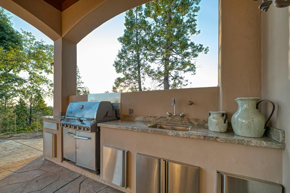 42555 Bretz Point Lane Shaver Lake, CA 93664