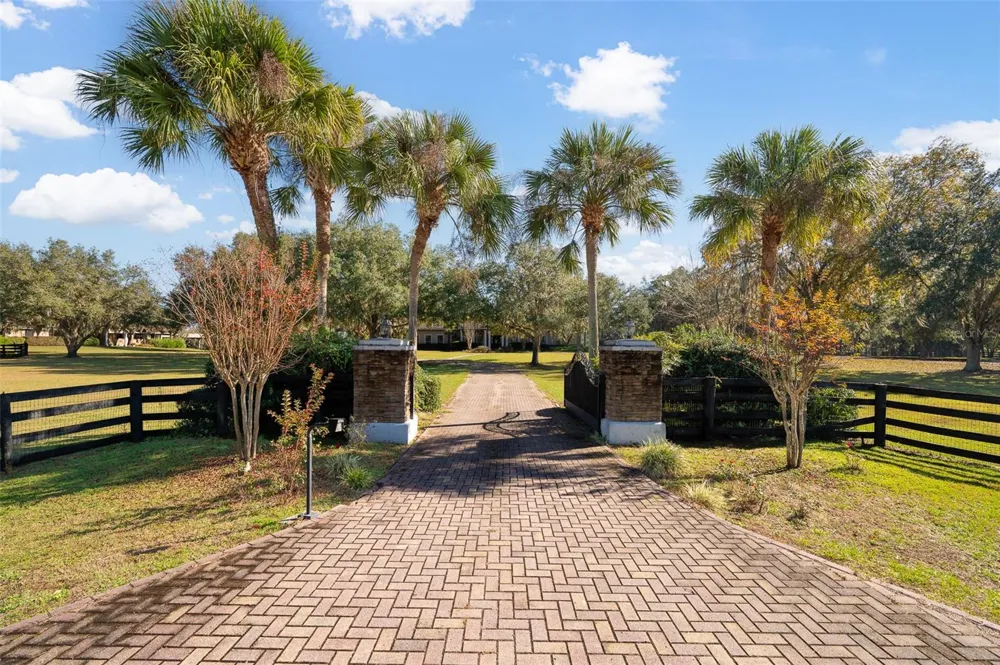 11715 NW 90TH AVENUE Reddick, FL 32686