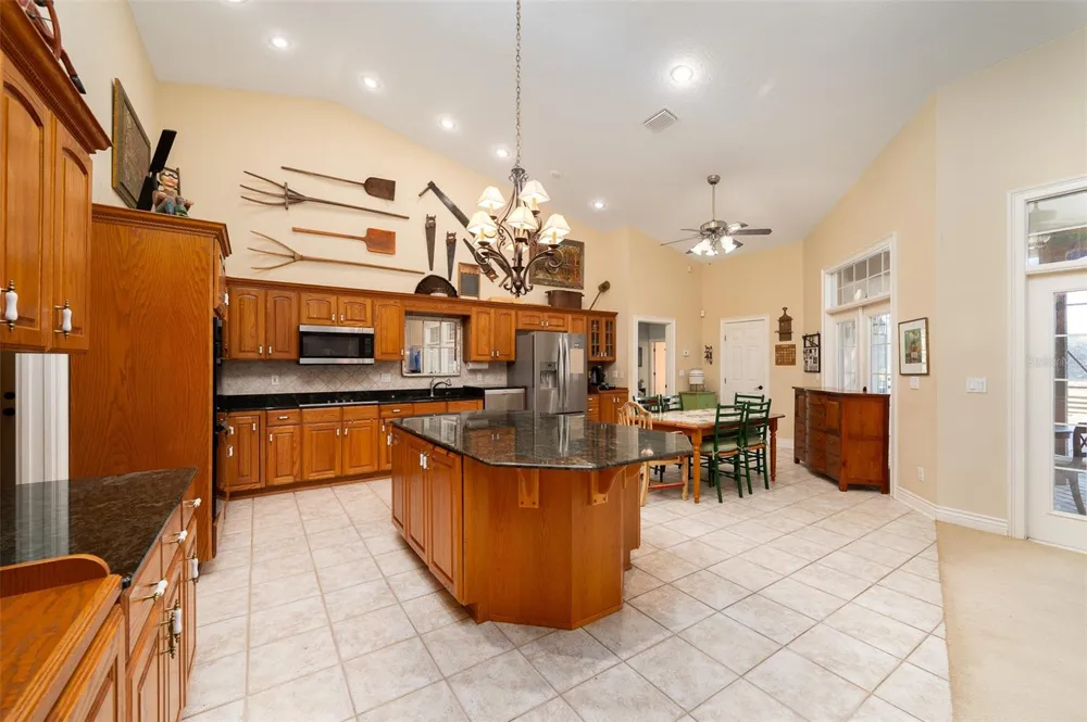 11715 NW 90TH AVENUE Reddick, FL 32686