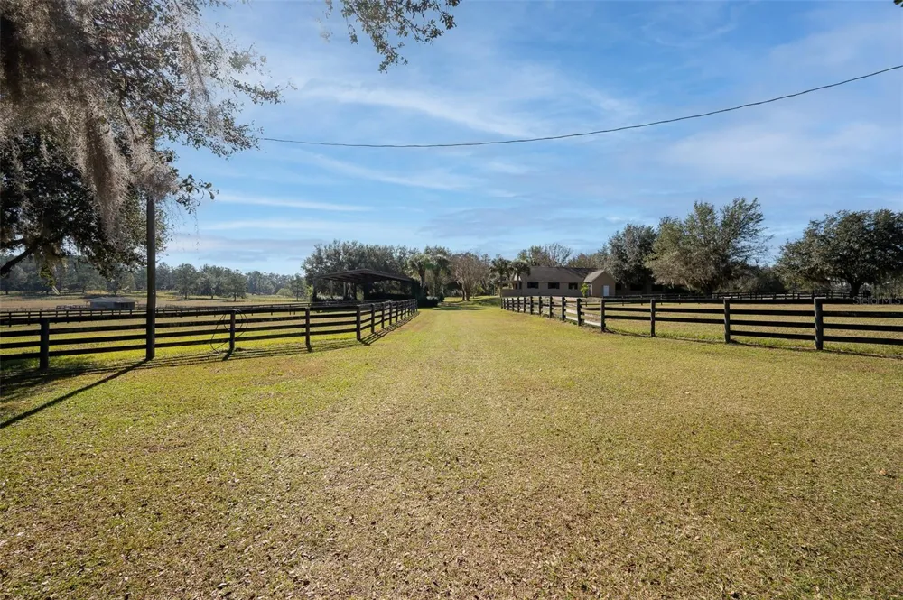 11715 NW 90TH AVENUE Reddick, FL 32686