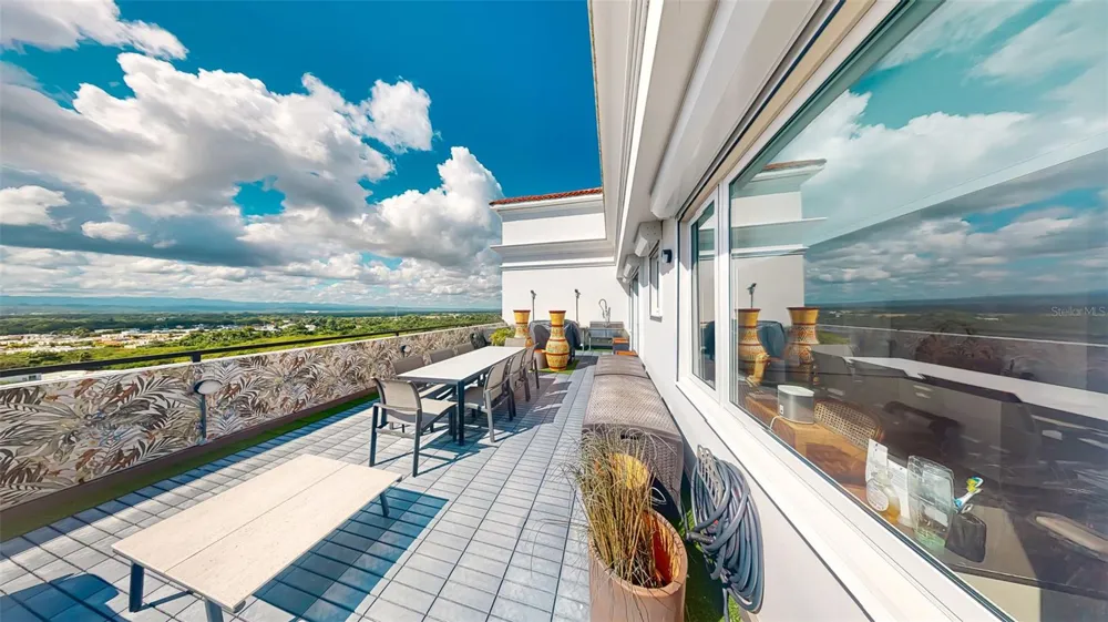 00690 COND TREASURE POINT #372 Vega Alta, PR 00692