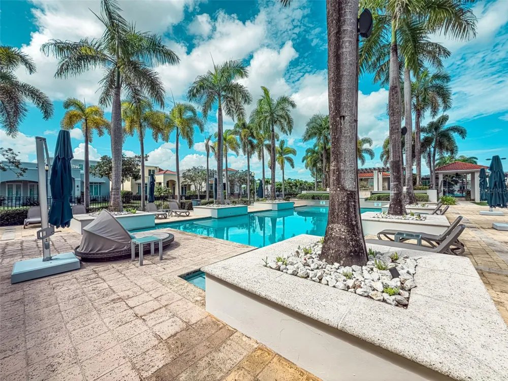 00690 COND TREASURE POINT #372 Vega Alta, PR 00692