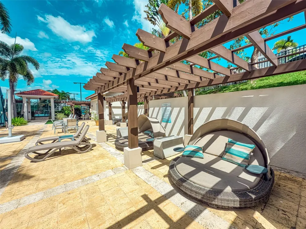 00690 COND TREASURE POINT #372 Vega Alta, PR 00692