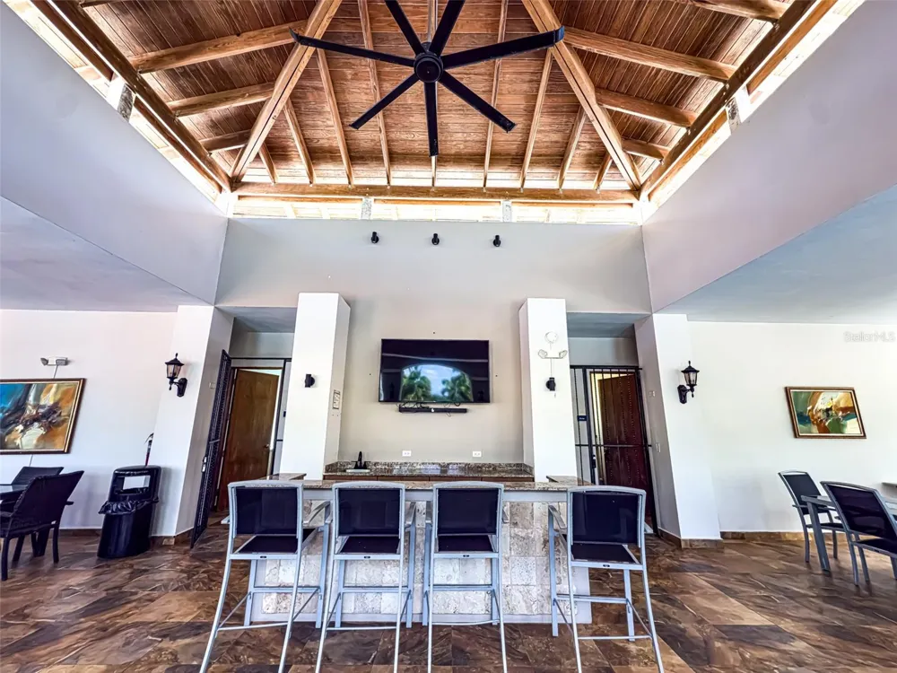 00690 COND TREASURE POINT #372 Vega Alta, PR 00692