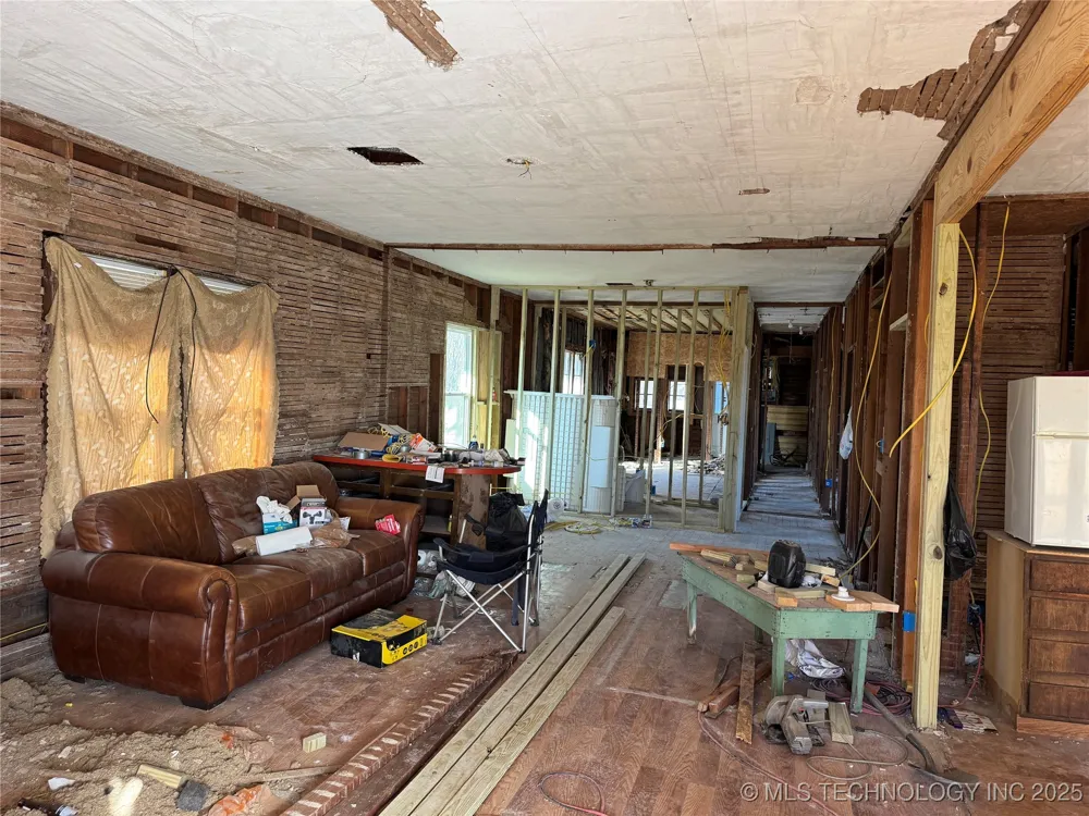 11185 State Highway 99 Highway Hominy, OK 74035