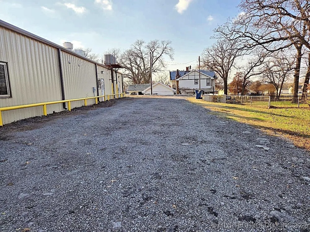 301 F STREET Yale, OK 74085