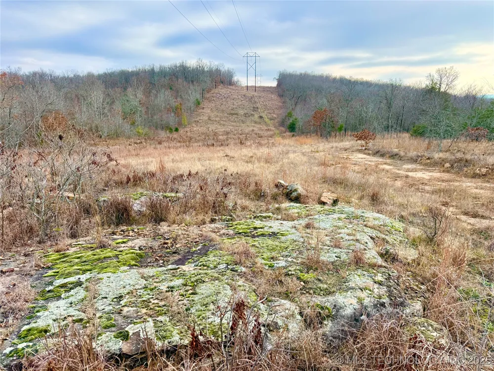 805 ROAD Fort Gibson, OK 74434
