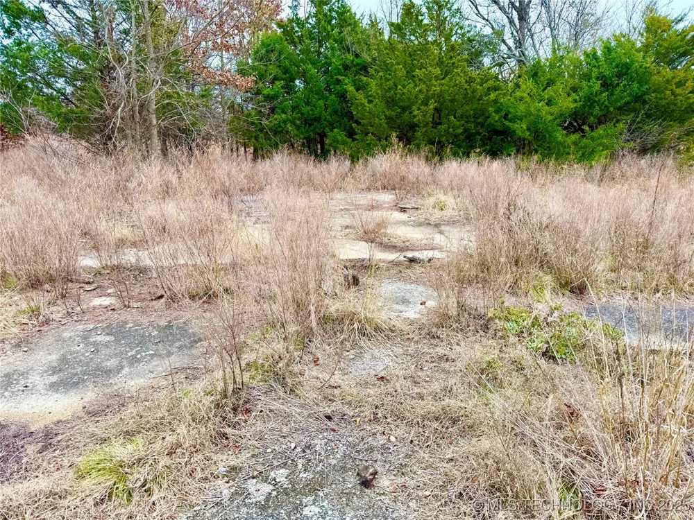 805 ROAD Fort Gibson, OK 74434