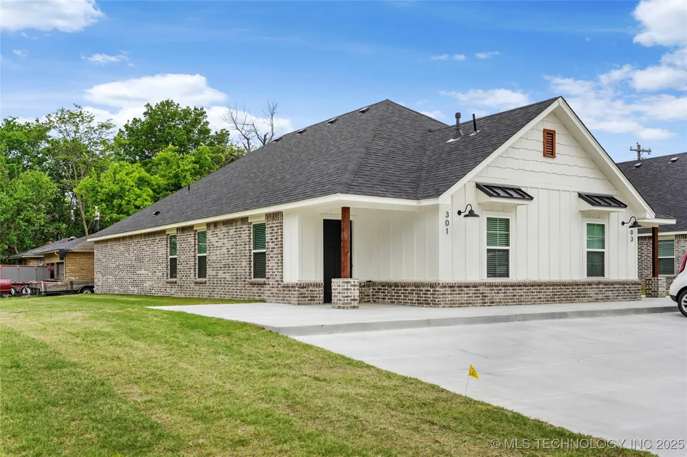 821 E 11th Street Claremore, OK 74017