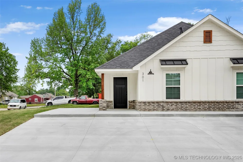 817 E 11th Street Claremore, OK 74017